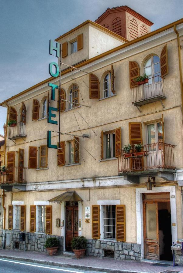 Hotel Pino Torinese Exterior photo
