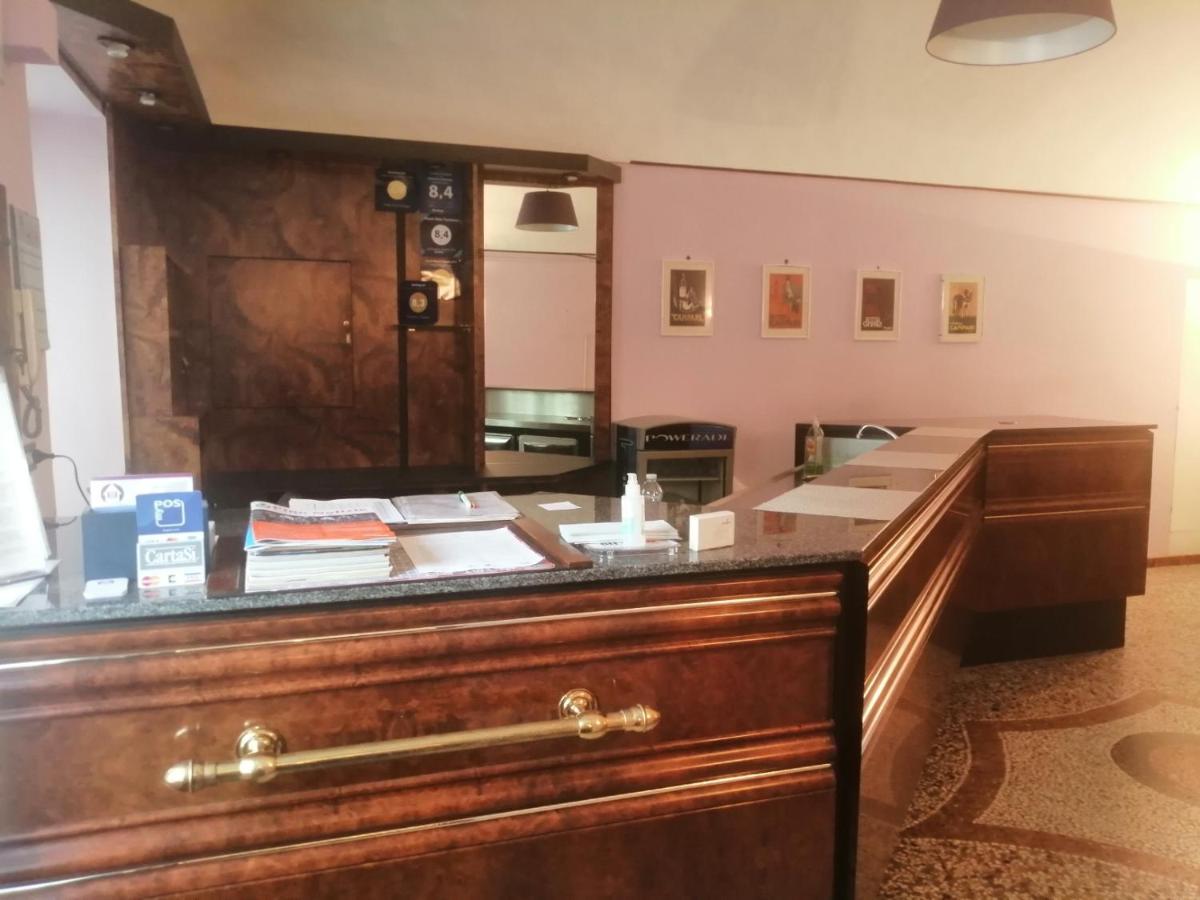 Hotel Pino Torinese Exterior photo