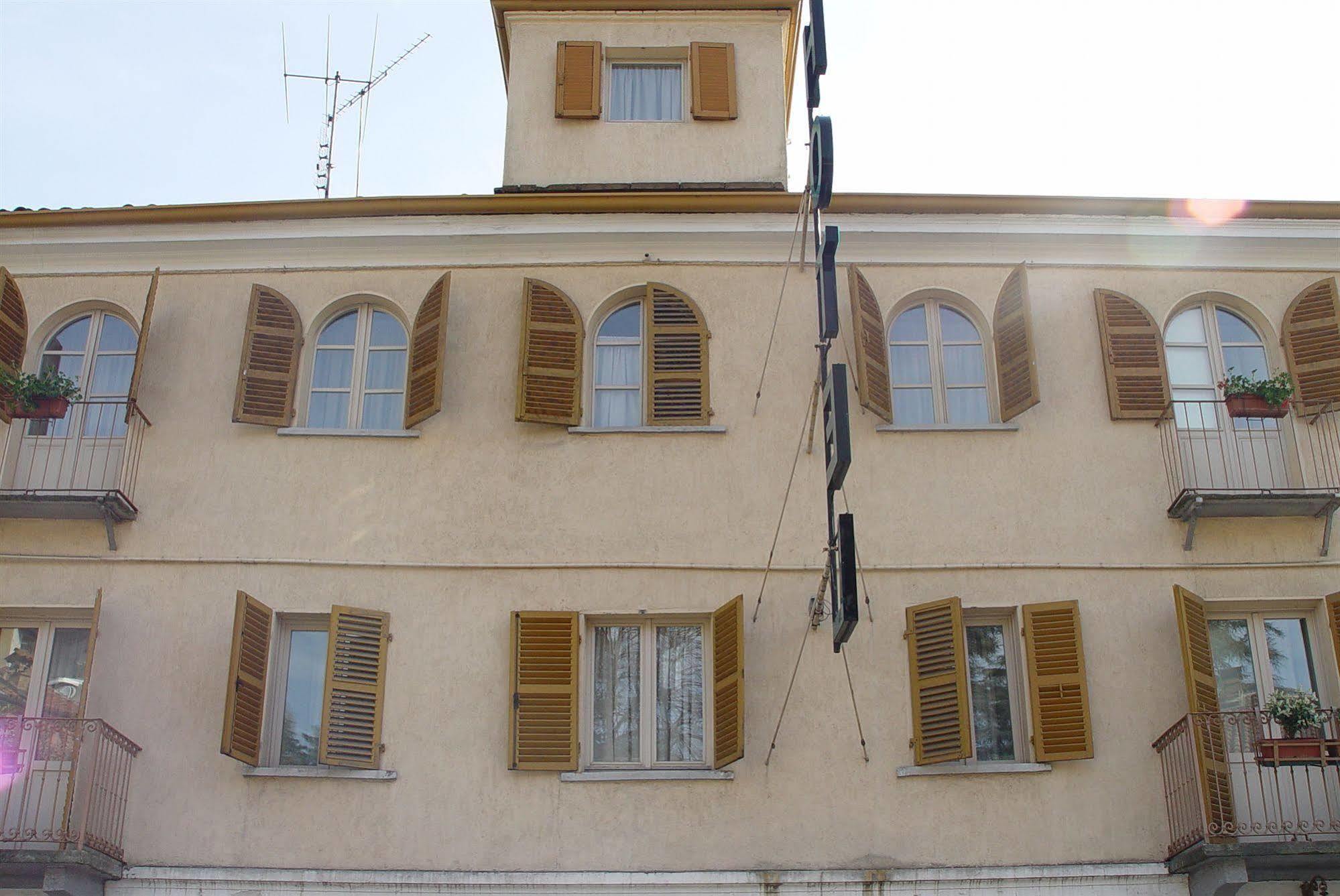 Hotel Pino Torinese Exterior photo