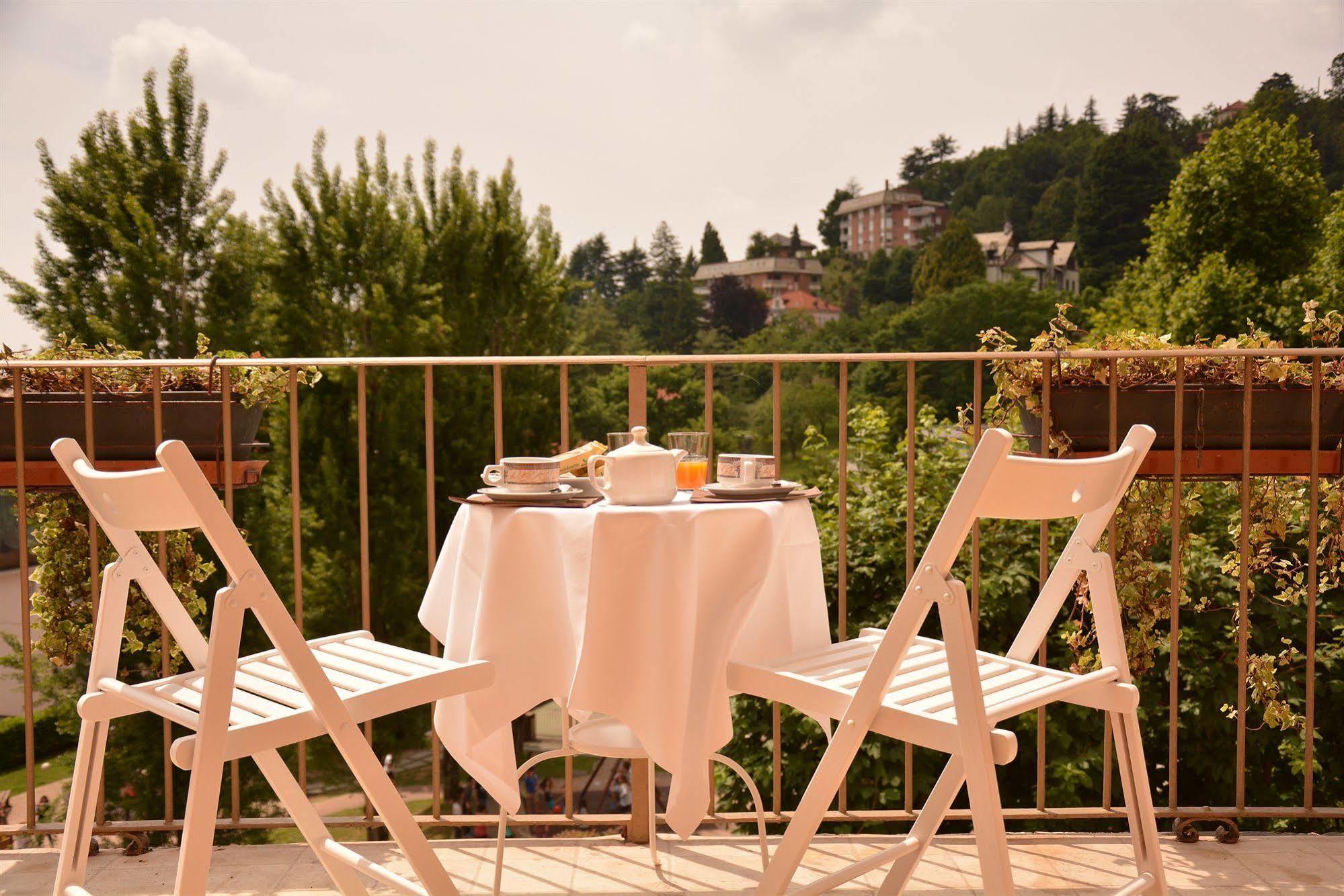 Hotel Pino Torinese Exterior photo